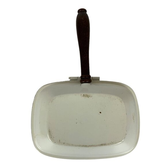 Vintage Toleware Silent Butler Crumb Catcher with Lid Wooden Handle Red Roses - Picture 7 of 7